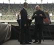 Acum 17 ani îl decora pe Mircea Lucescu, astăzi la priveghiul acestuia » Traian Băsescu: „Un singur cuvânt am de spus”