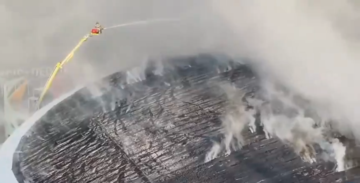 Incendiu la arena olimpică » 80 de pompieri au intervenit de urgență!