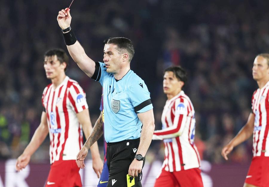 Istvan Kovacs, arbitru la Barcelona - Atletico Madrid, foto: Imago Ce păcate plătește Istvan Kovacs?