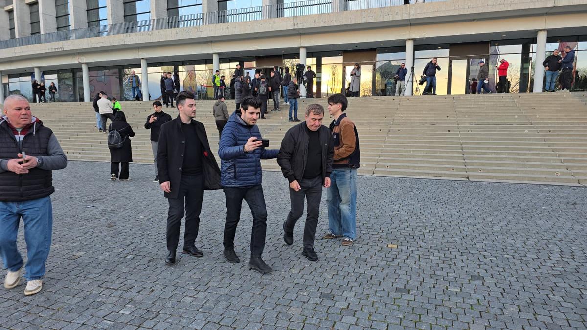 Românii își iau adio de la Mircea Lucescu