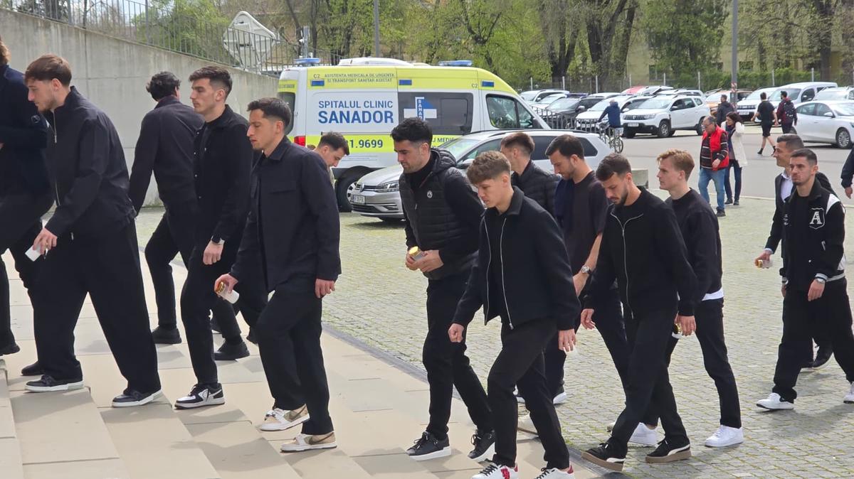 Anghel Iordănescu, devastat la sicriul lui Mircea Lucescu: „Nu o să-l uităm niciodată”