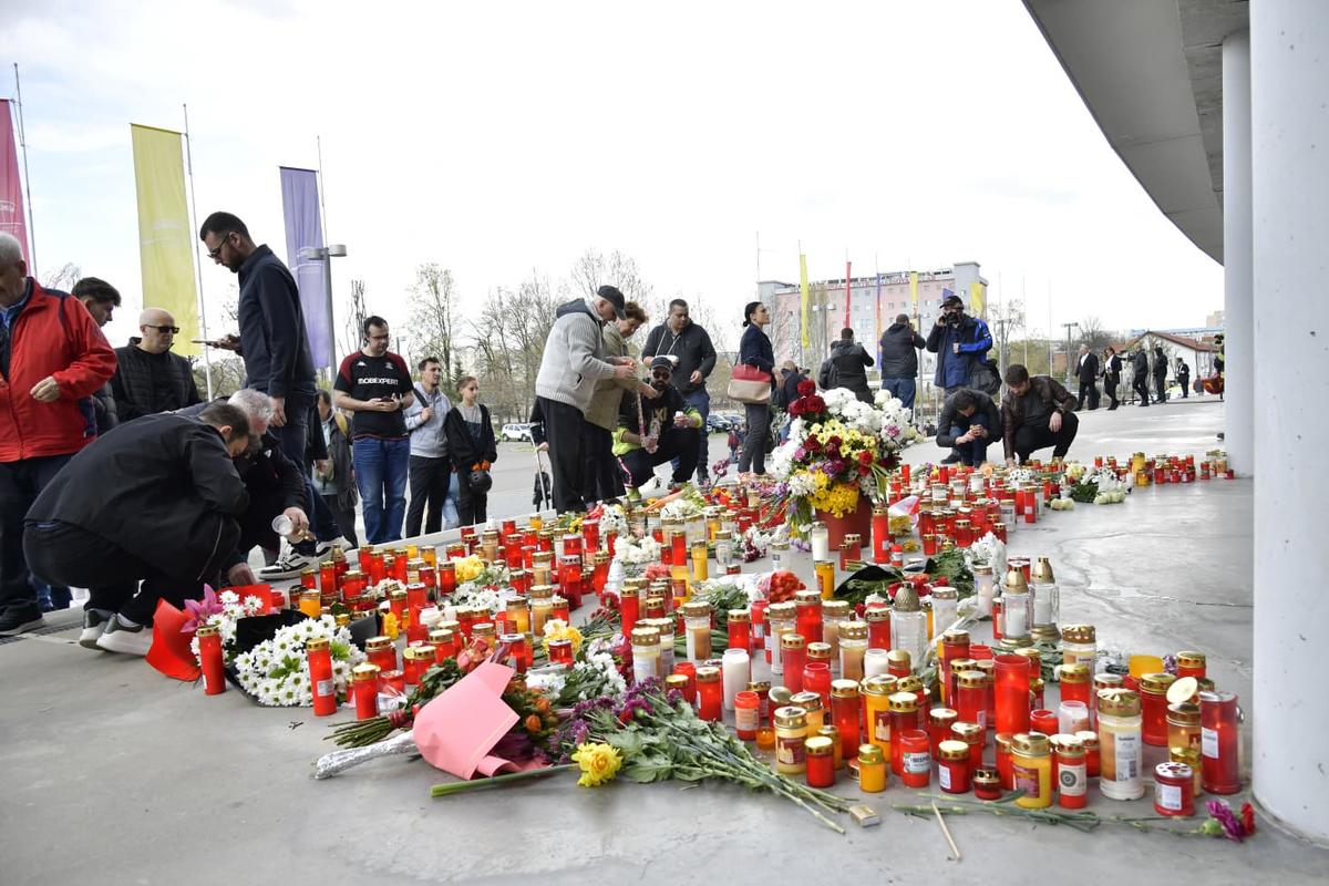 A doua zi de priveghi în memoria lui Mircea Lucescu