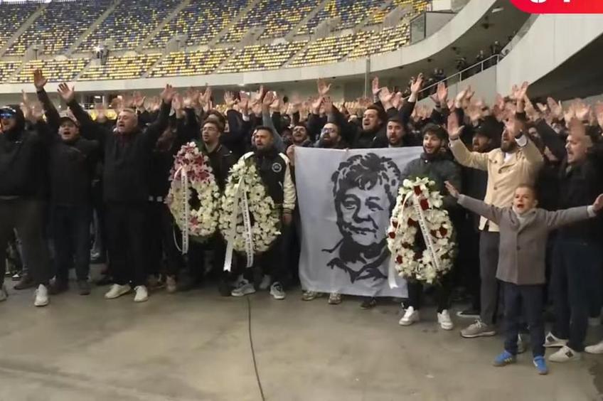 Imagini copleșitoare! Fanii lui Dinamo i-au scandat numele lui Mircea Lucescu, Răzvan a izbucnit în lacrimi