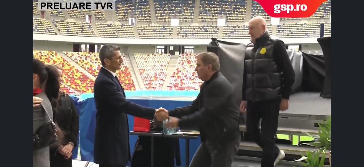 Gică Hagi a venit din nou la priveghiul lui Mircea Lucescu! „Regele”, în lacrimi lângă sicriu