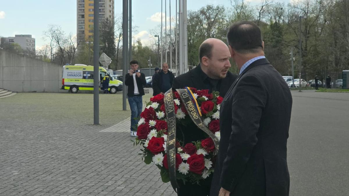 A doua zi de priveghi în memoria lui Mircea Lucescu