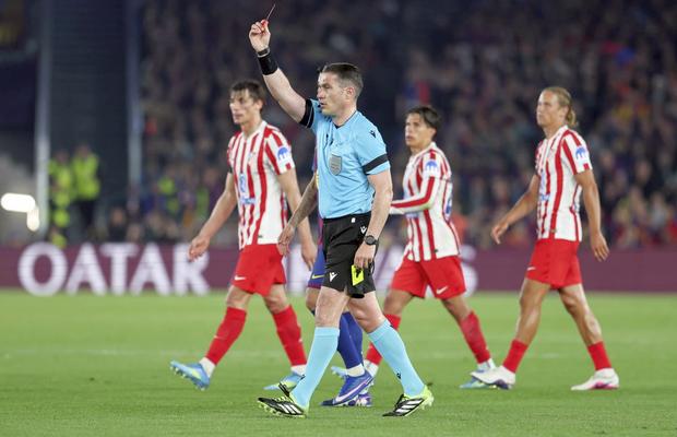 Barcelona îl reclamă la UEFA pe Istvan Kovacs și cere înregistrarea dialogului din camera VAR!