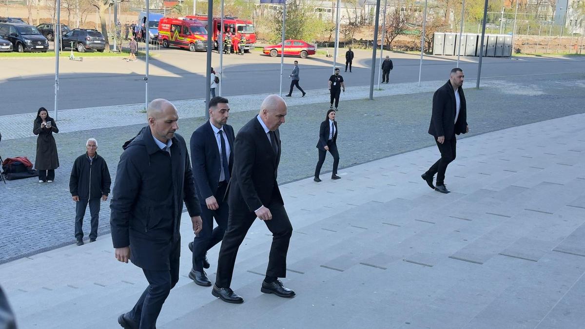 A doua zi de priveghi în memoria lui Mircea Lucescu