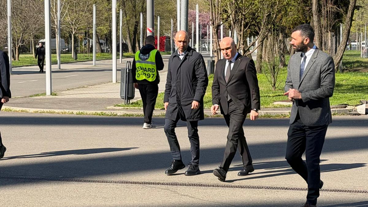A doua zi de priveghi în memoria lui Mircea Lucescu