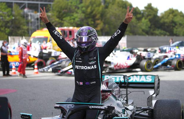 Lewis Hamilton, victorie spectaculoasă în MP al Spaniei! Strategie de manual pentru pilotul de la Mercedes