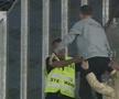 Mihai Stoica a speriat un steward la Universitatea Craiova – FCSB » S-a prefăcut că-l lovește! Cum a reacționat bărbatul