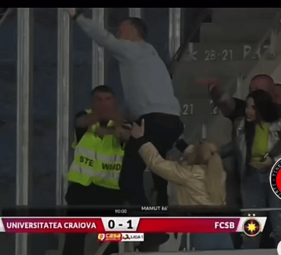Mihai Stoica a speriat un steward la Universitatea Craiova – FCSB » S-a prefăcut că-l lovește! Cum a reacționat bărbatul