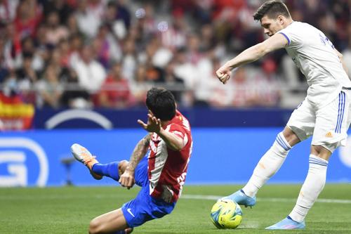 Luka Jovic, blocat de Stefan Savic // foto: Guliver/gettyimages