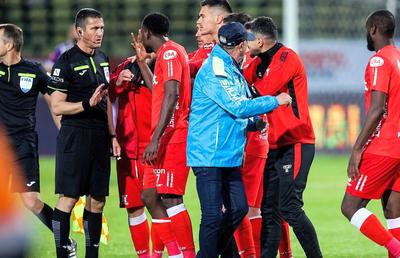 Haos la Pitești » FC Argeș a egalat în minutul 90+14, după al TREILEA penalty! Rednic a vrut să scoată echipa de pe teren!