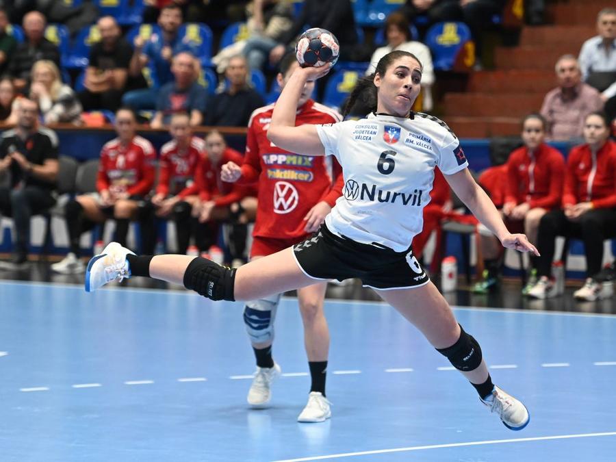 Asma Elghaoui e singura nominalizată de la SCM Râmnicu Vâlcea Foto Imago Nominalizări la Premiile EHF » Cristina Neagu, Crina Pintea și alte 5 jucătoare de la CSM, Rapid și Vâlcea pe listă