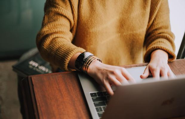 Investește în confortul angajaților tăi și alege un mobilier de calitate