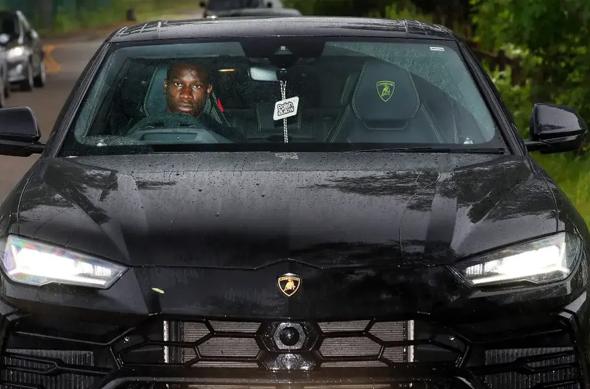 INCREDIBIL! » Vedeta de la Manchester United a rămas fără un Lamborghini de 412.000 de euro dintr-un motiv neașteptat