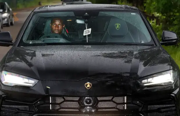 INCREDIBIL! » Vedeta de la Manchester United a rămas fără un Lamborghini de 412.000 de euro dintr-un motiv neașteptat