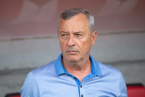 Cum se apară Mircea Rednic, antrenorul de la UTA, după dezvălurile despre comisioanele pentru impresari. Foto: Ionuț Iordache, GSP