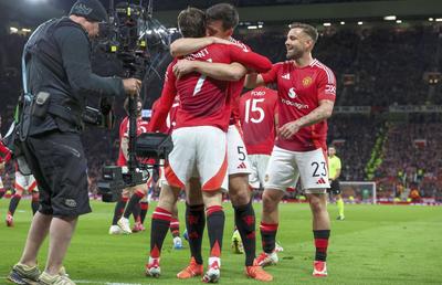 S-a calificat în finala Europa League, însă nu a scăpat de ironii: „Nici în Superliga nu vezi ce greșeli face el”