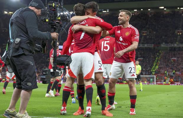 S-a calificat în finala Europa League, însă nu a scăpat de ironii: „Nici în Superliga nu vezi ce greșeli face el”
