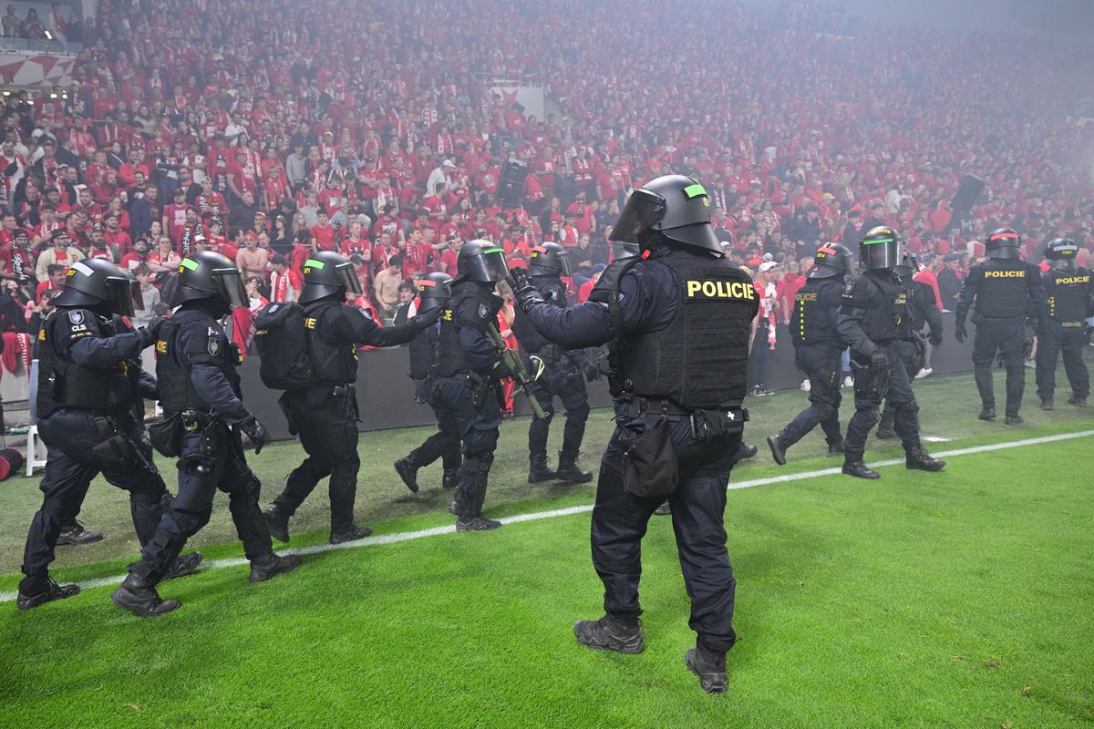 0-3 la masa verde și cea mai mare amendă din istorie, după derby-ul distrus de fani!