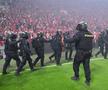 Slavia Praga - Saprta Praga, meciul de titlu, întrerupt de fanii oaspeților / foto: Imago