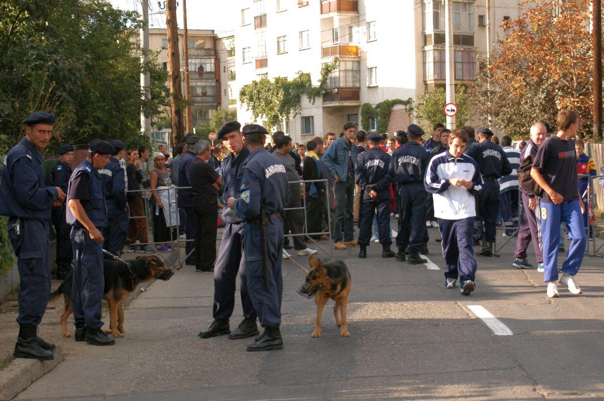 Când naționala României a jucat pe stadionul „Astra” din Ploiești: imagini din meciurile cu Slovacia (2001) și Luxemburg (2003)
