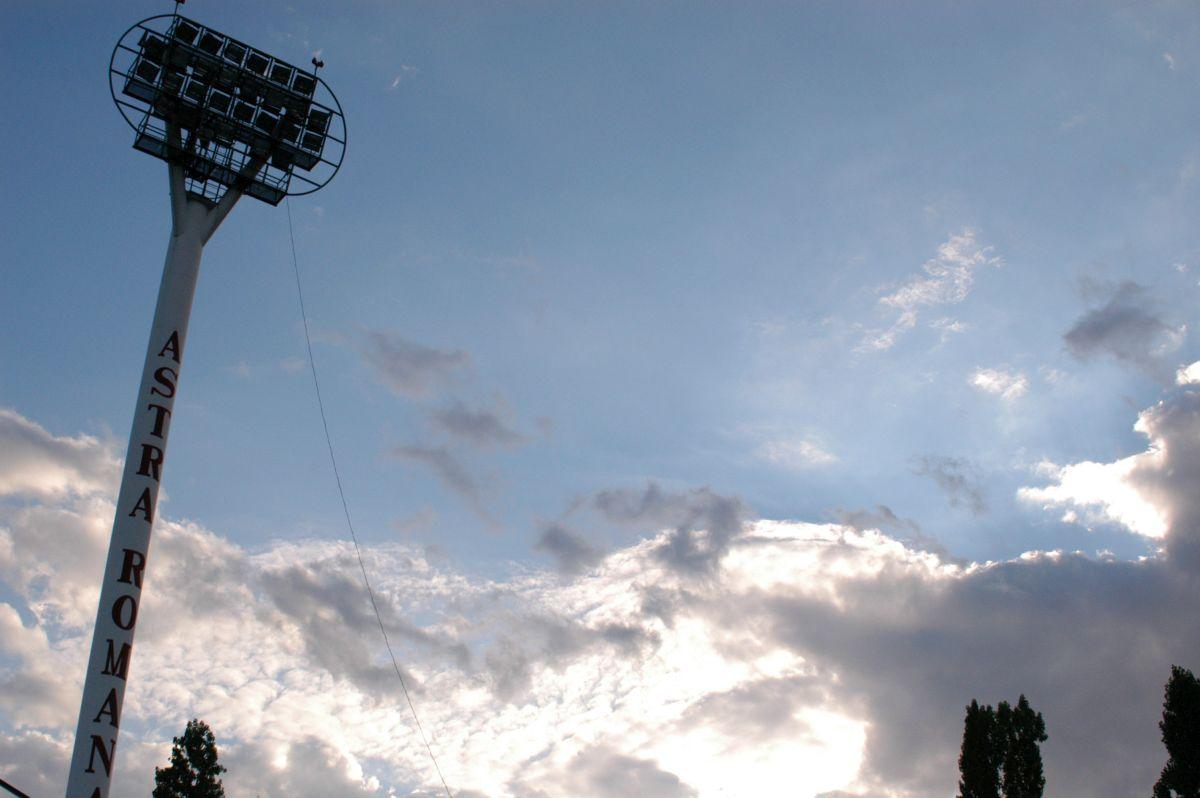 Când naționala României a jucat pe stadionul „Astra” din Ploiești: imagini din meciurile cu Slovacia (2001) și Luxemburg (2003)
