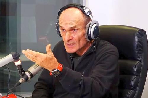 Gazetarul Cristian Tudor Popescu în studioul Europa FM
