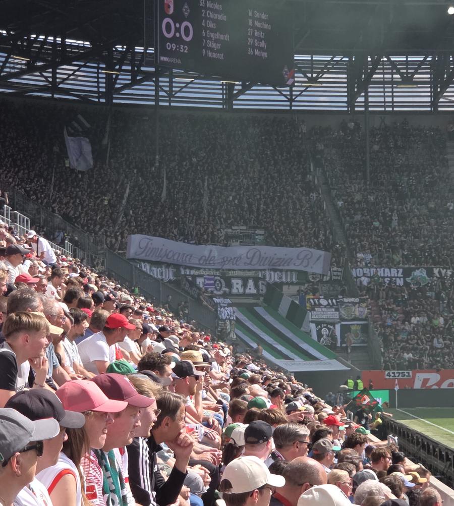 Fanii Borussiei Monchengladbach, mesaj pentru Politehnica Timișoara / foto: Facebook Asociația Suporterilor Timișoreni - Druckeria Fanii din Bundesliga, mesaj special pentru Politehnica Timișoara în ziua în care a promovat în Liga 2