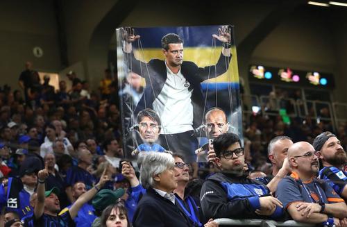 Bannerul dedicat lui Cristi Chivu de fanii lui Inter pe San Siro / Foto: GettyImages