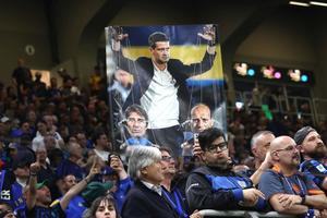Inter și Milan vând bucăți din „San Siro”: 273 de tone de plastic! » 80% din scaune pot fi luate amintire de fani