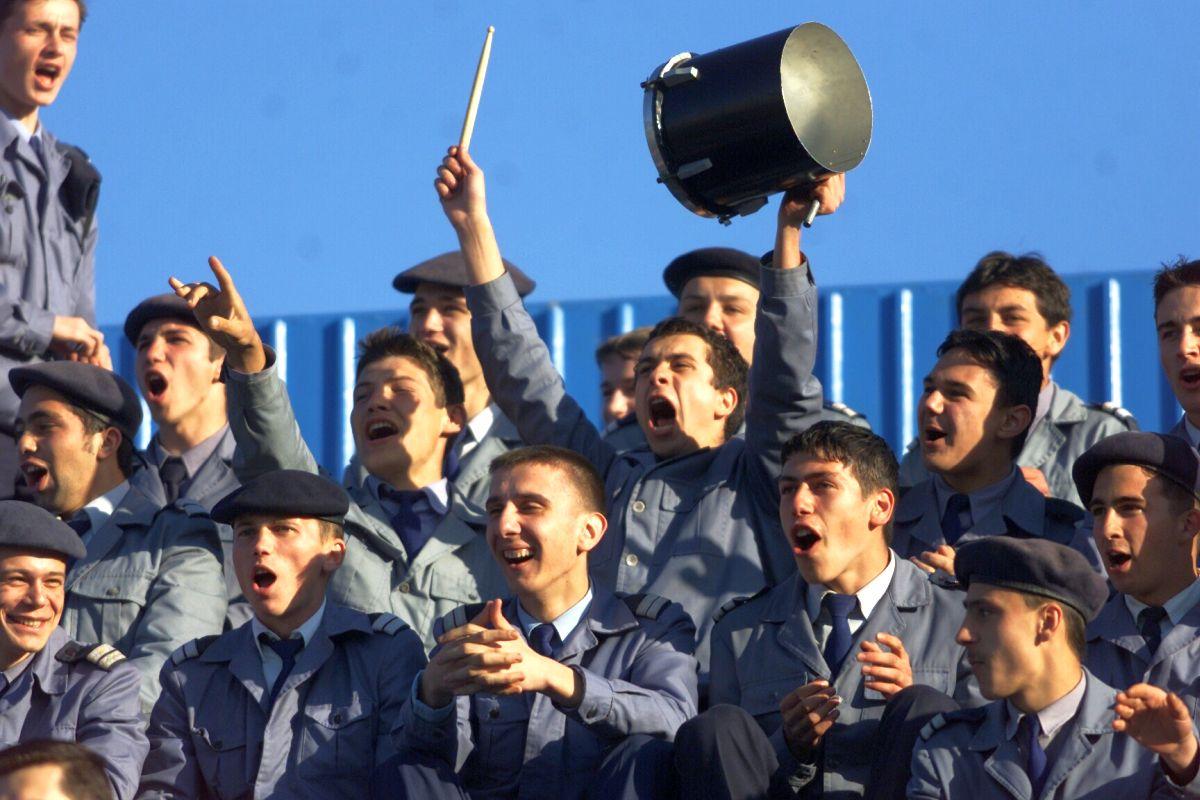 Când naționala României a jucat pe stadionul „Astra” din Ploiești: imagini din meciurile cu Slovacia (2001) și Luxemburg (2003)