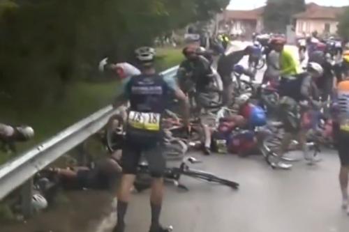 Accident teribil în cadrul Turului Italiei / foto: captură X