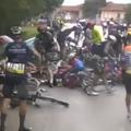 Accident teribil în cadrul Turului Italiei / foto: captură X