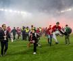 Slavia Praga - Saprta Praga, meciul de titlu, întrerupt de fanii oaspeților / foto: Imago