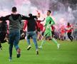 Slavia Praga - Saprta Praga, meciul de titlu, întrerupt de fanii oaspeților / foto: Imago