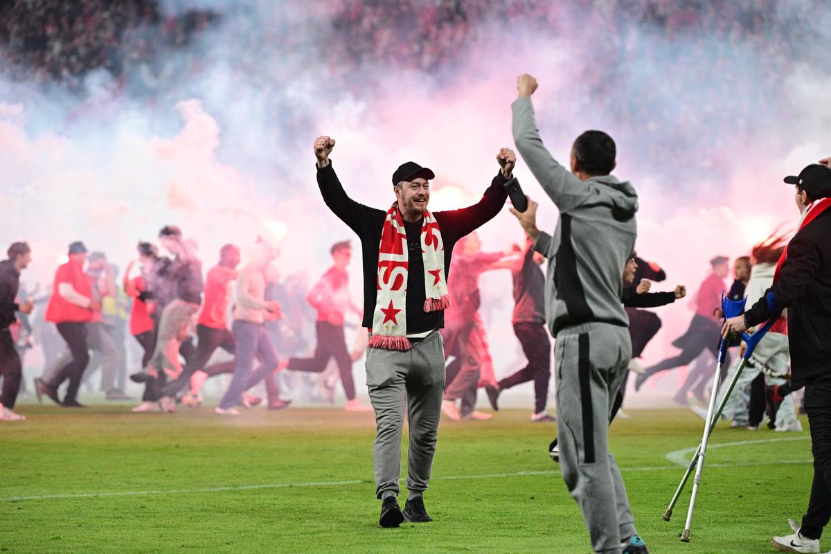 Haos total în derby-ul din Praga
