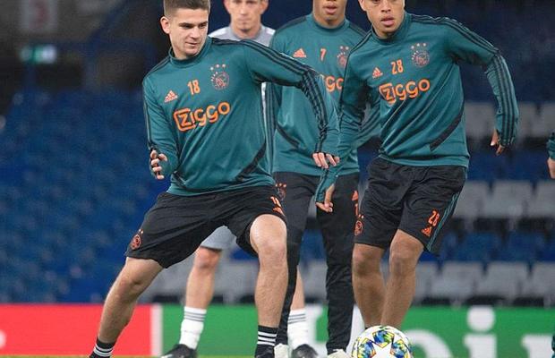 Pleacă Răzvan Marin de la Ajax?! Vacanța l-ar fi dat de gol