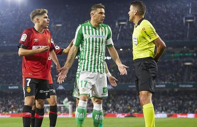 Alertă în Spania, cu două zile înainte de reluarea campionatului: un arbitru a fost depistat pozitiv cu COVID-19 în La Liga!