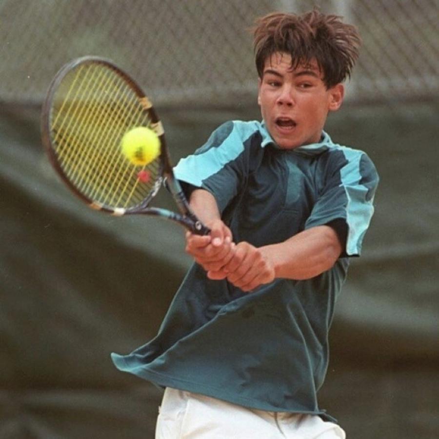 Rafael Nadal pe teren în anii copilăriei Rafael Nadal, așa cum nu-l știai » Unchiul Toni dezvăluie cele mai bine păstrate secrete ale spaniolului