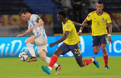 Argentina a ratat în ultimul minut victoria contra Columbiei! Lautaro Martinez și-a pierdut cunoștința!