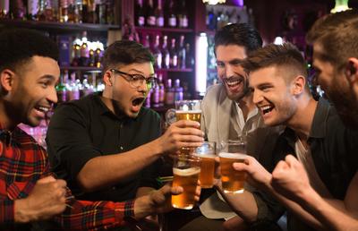 Bucureștiul e gata de EURO 2020 » Străinii sunt așteptați cu mici și bere în Centrul Vechi, dar și cu cocktail-uri fine