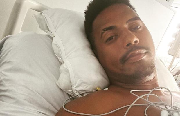 Eric, imagine de pe patul de spital: „Și aici port banderola... dar nu de căpitan. Sunteți cei mai tari!”