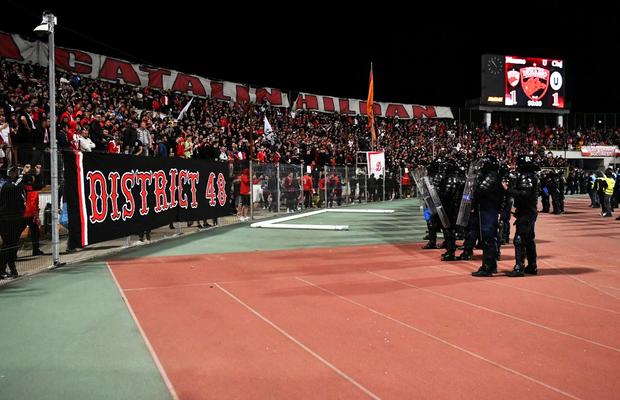 Problemele se țin lanț de Dinamo » Amendă usturătoare pentru incidentele de la barajul cu U Cluj