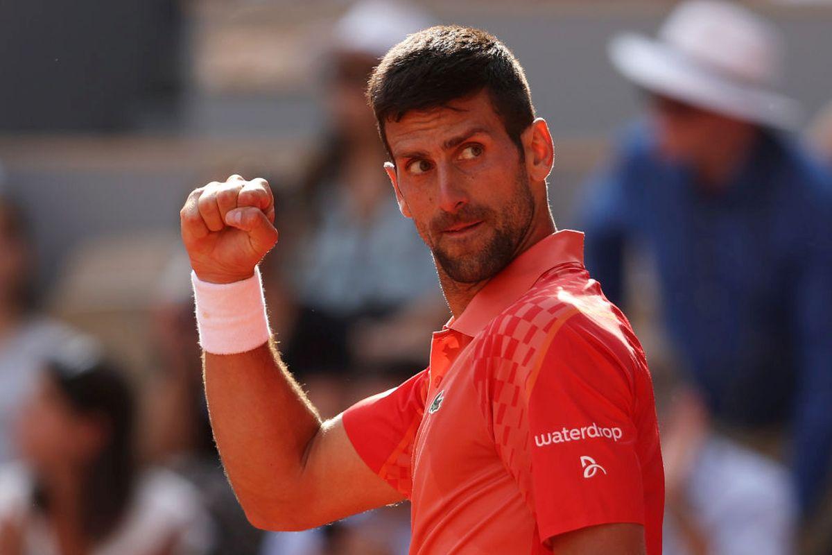 Djokovic trece de un Alcaraz accidentat și e față în față cu istoria » Duminică luptă pentru supremație în tenisul masculin