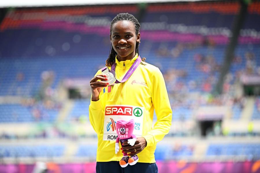 Joan Chelimo cu medalia de argint de la Campionatele Europene Foto: Guliver/GettyImages Alina Rotaru-Kottmann, locul 9 în finala de săritură în lungime a Campionatelor Europene