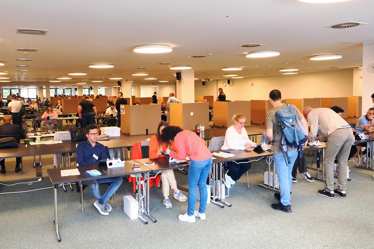 Românii din Germania au ieșit să voteze pentru Parlamentul European: „Noi suntem forța care trebuie să schimbe ceva în România”