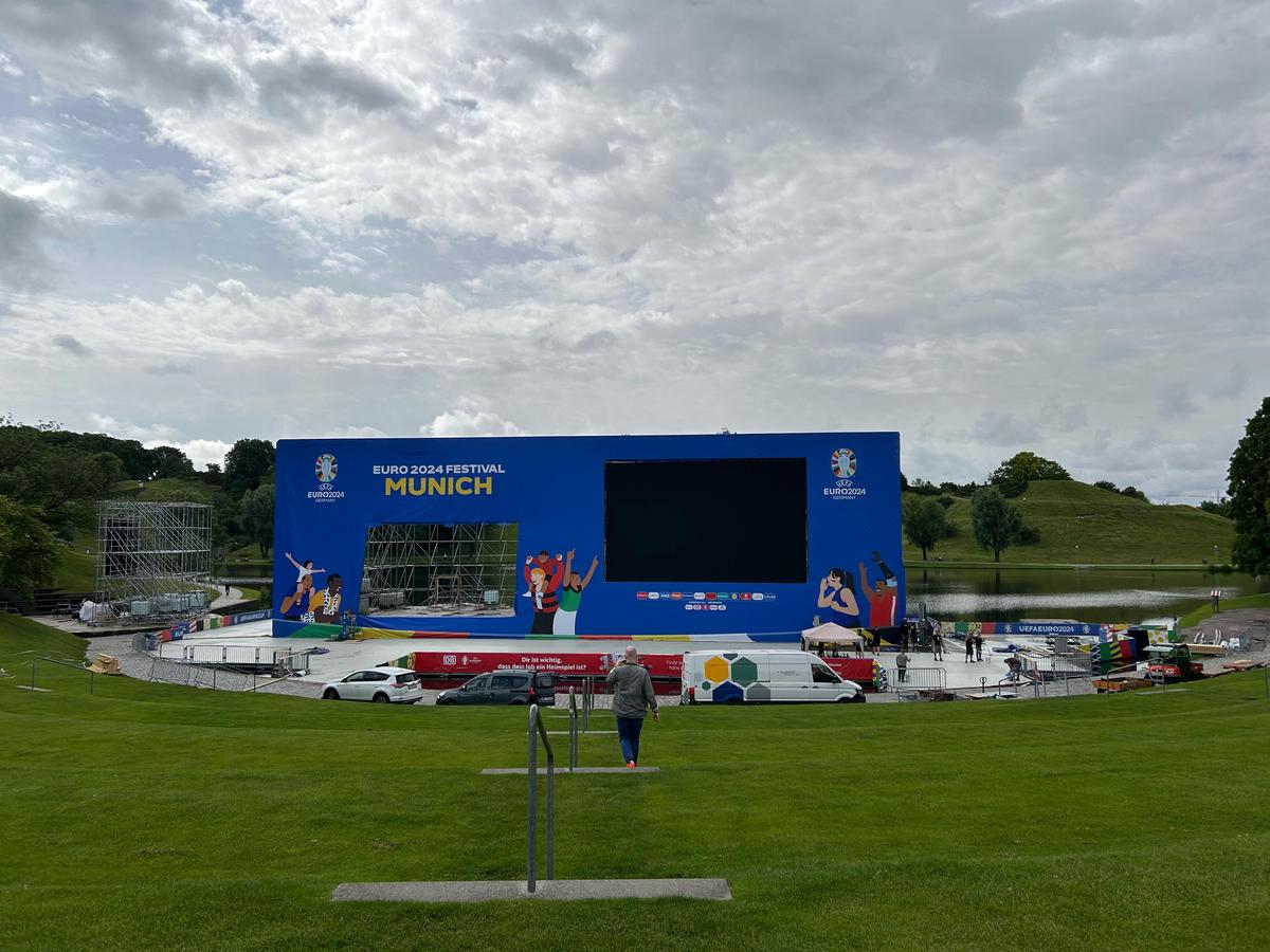 Cum arată lucrările la Fan Zone-ul EURO 2024 din Munchen