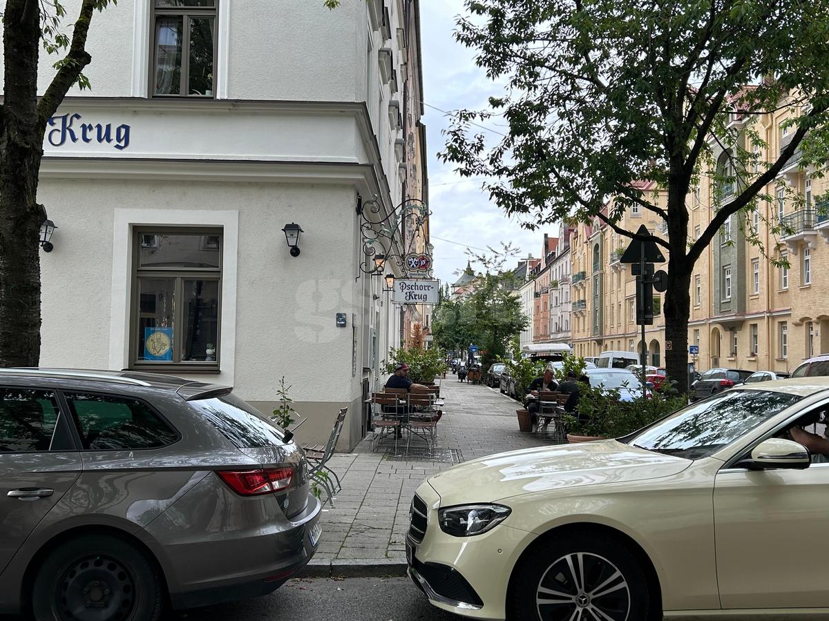 „Hai la românul ăla să mâncăm!” » Bunătăți în restaurantul din Munchen al unui stelist declarat: „Se consumă la pâine... vai de capul meu!” + Cât costă o porție de 5 mititei